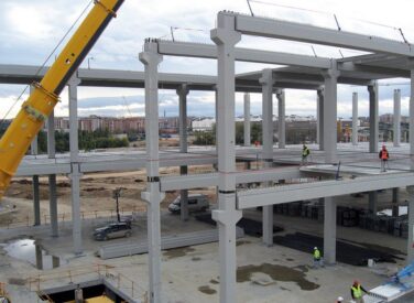 Trabajos de montaje de prefabricados de hormigón en obra